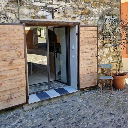 Torre Degli Svizzeri Dom wakacyjny Civezza